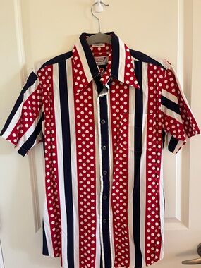 VINTAGE Boss Red, Navy & White Short Sleeve Button-Down Shirt